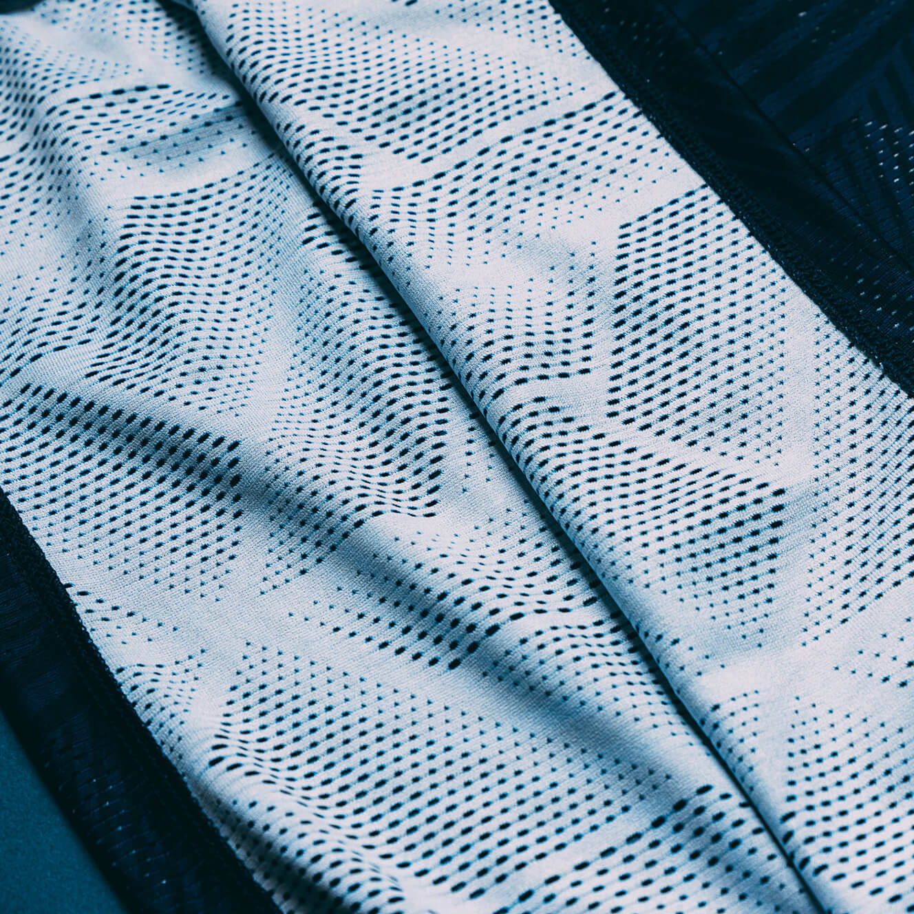 HOME UNIFORM