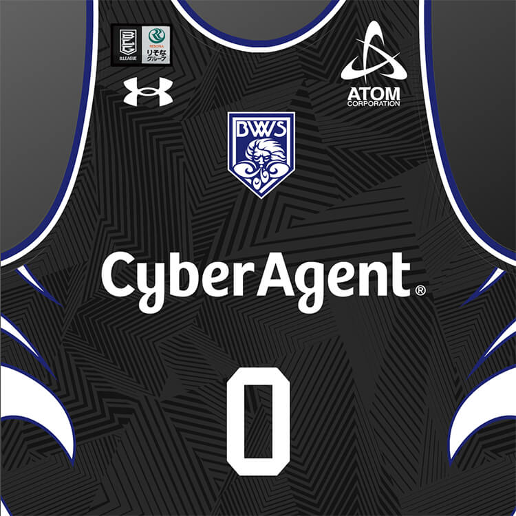 3rd UNIFOREMid-Nightを着用