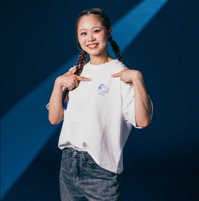 BOOZ グラフィックTシャツ