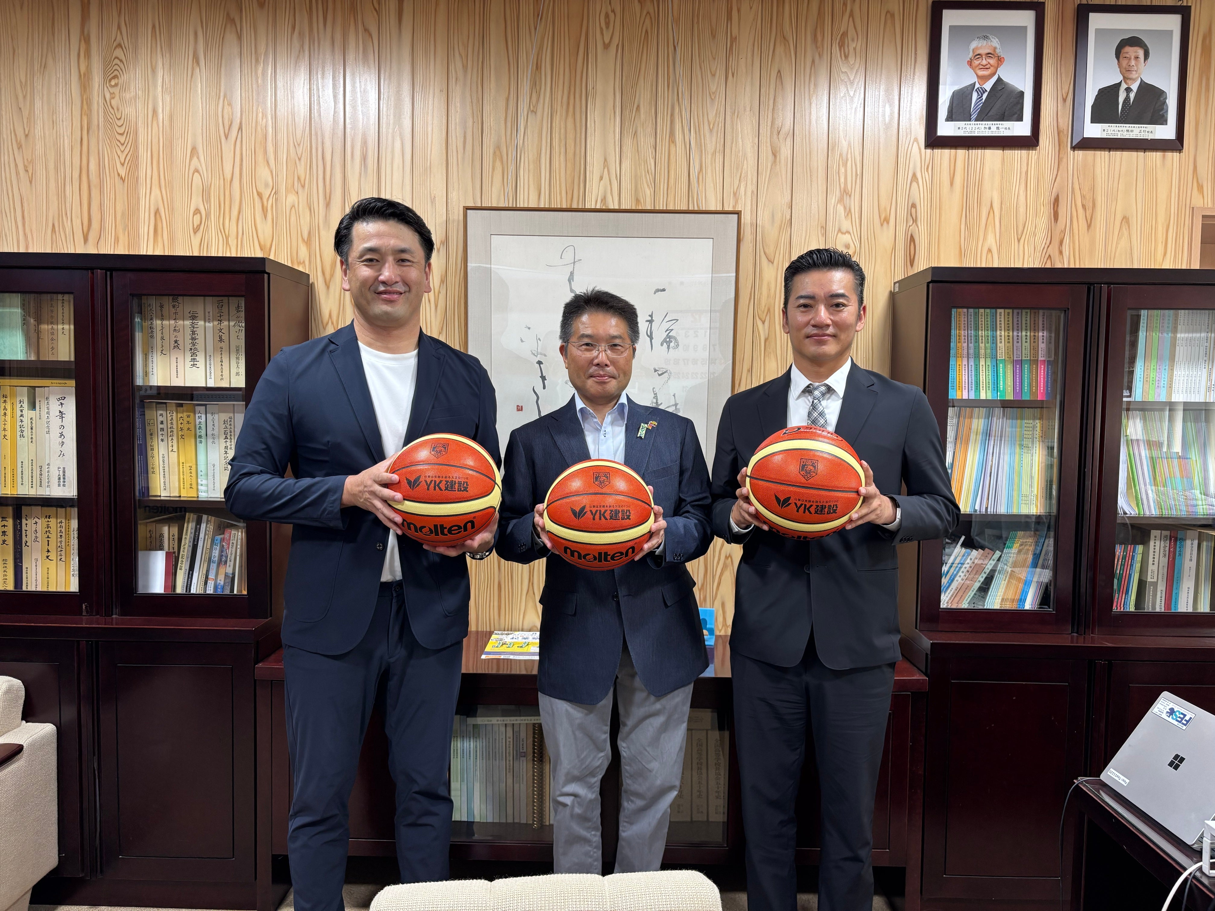 【レポート】未来を創る子どもたちへ。YK建設株式会社様とのバスケットボール贈呈式を実施